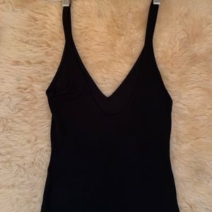 Aritzia Wilfred Free line black tank top